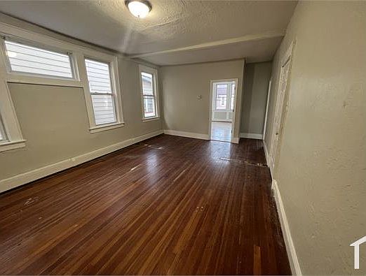 2nd image of 115 Brookdale Ave #4