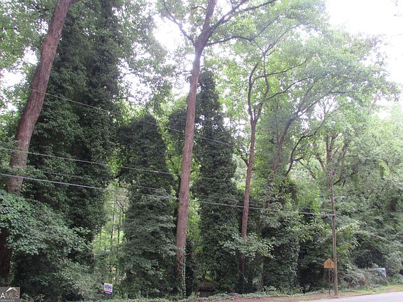 3rd image of 3136 Collier Dr NW