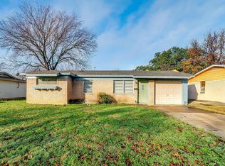 853 Jerry Ln, Bedford, TX 76022