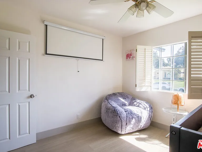 2223 W 78th Pl — Photo 14