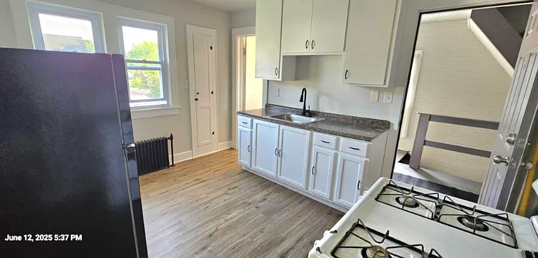 233 Lester Ave #2L — Photo 1