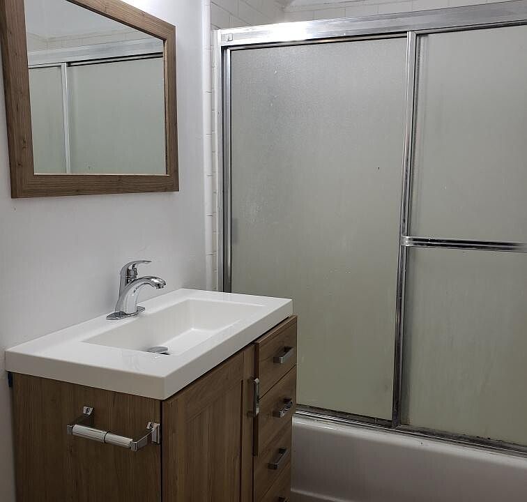 2nd image of 1246 Crenshaw Blvd