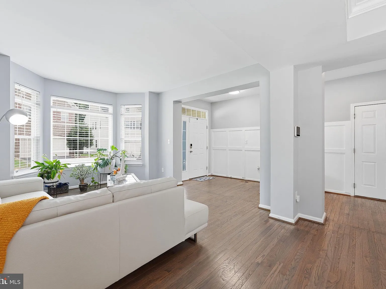 5 bed, 3.5 bath, 4119 sqft, $3,600 — Photo 4