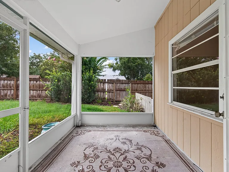 2324 NW 40th Pl — Photo 39