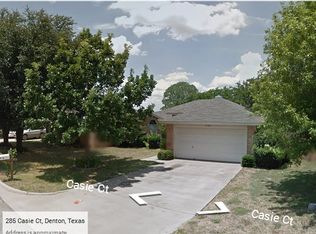 284 Casie Ct, Denton, TX 76207