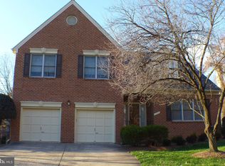 10008 Manor Pl, Fairfax, VA 22032