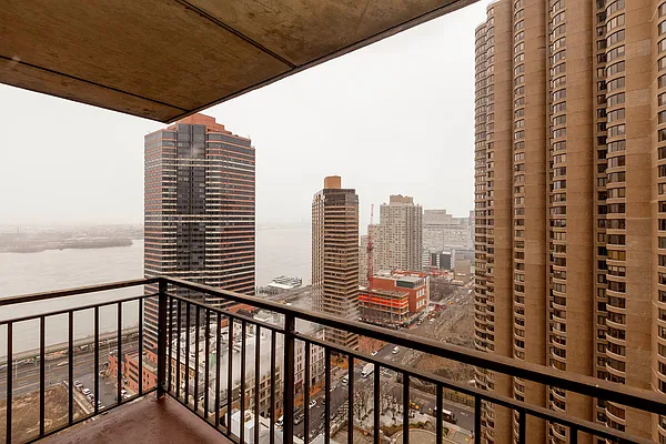 Rented by Mirador Real Estate | media 32