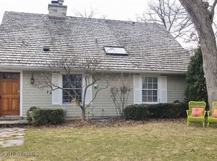 675 Greenview Pl, Lake Forest, IL 60045