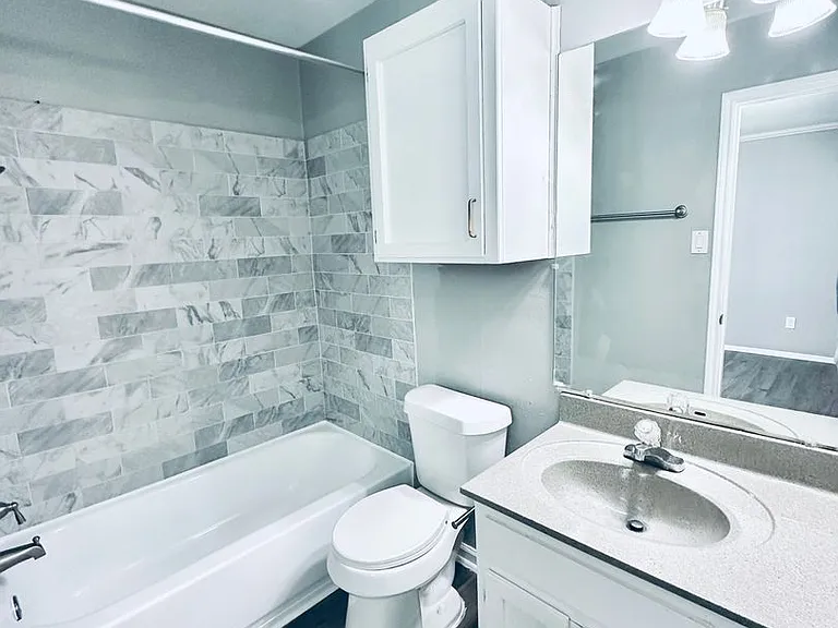 Awesome open Studio Apartments Close to Downtown — Photo 63
