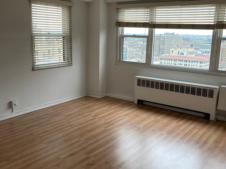 2909 N Sheridan Rd #1905 — Photo 3