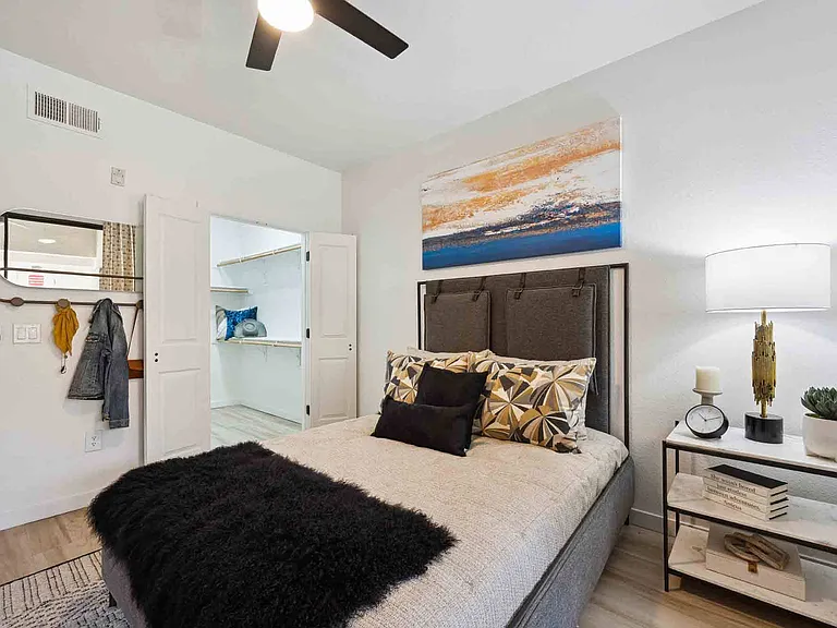 Zone Luxe, Glendale, AZ, Bedroom