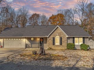 7 Glenwood Pl, Bella Vista, AR 72715