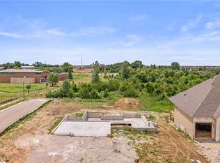 9350 Carbondale St, Lenexa, KS 66227