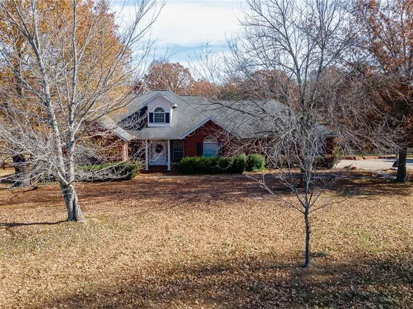 2760 N Oakland Zion Rd, Fayetteville, AR 72703