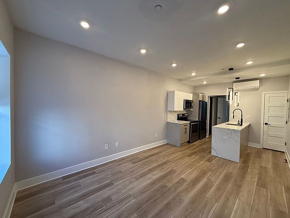 5th image of 3918-3930 Haverford Ave #3924-01