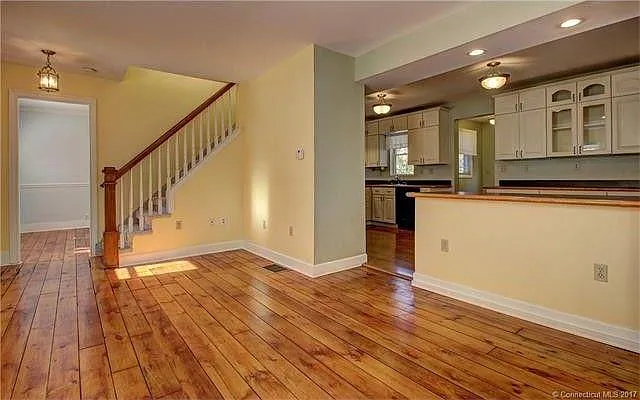 290 W Main St — Photo 32