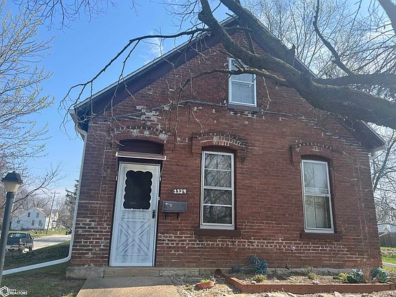 3rd image of 1329 Cedar St