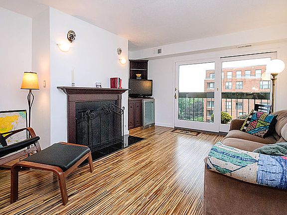 3rd image of 1738 Chicago Ave APT 901