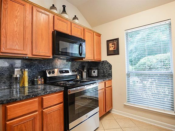 5th image of 11011 Mossy Hollow Ln