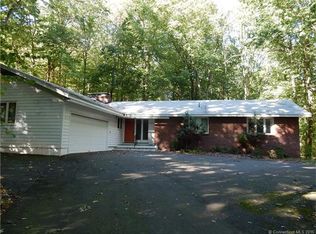 85 Tom Swamp Rd, Hamden, CT 06518