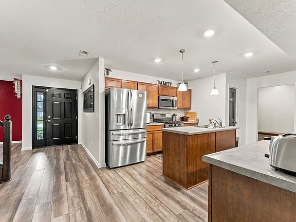 4th image of 4398 Ashworth Ln
