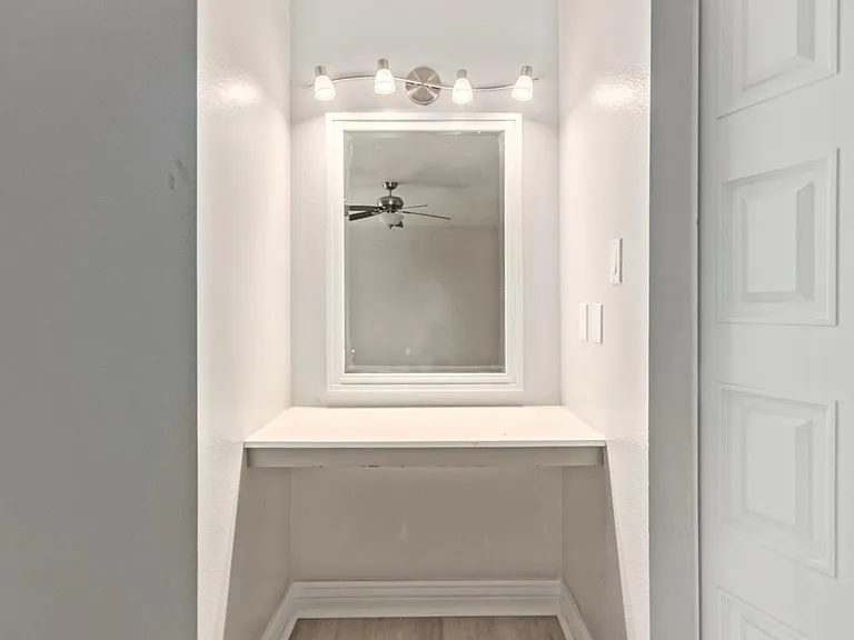 5885 E Thomas Rd — Photo 22