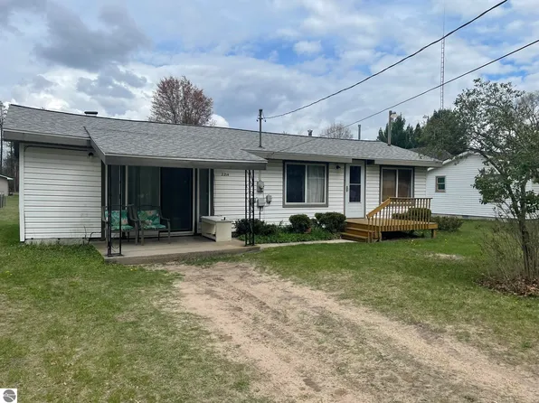 2214 Karen Dr, Saint Helen, MI 48656