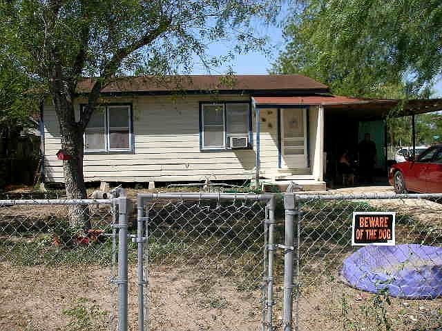 2nd image of 418 W Davis St