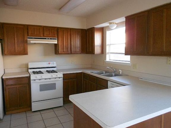 2nd image of 3133 Santana Ln
