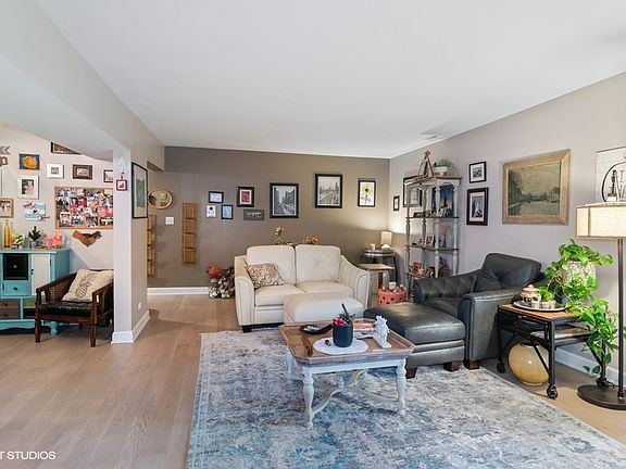 3rd image of 407 Franklin Ave APT 5A