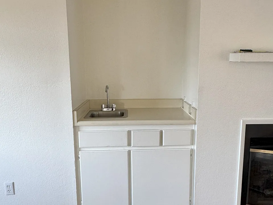 Wet bar