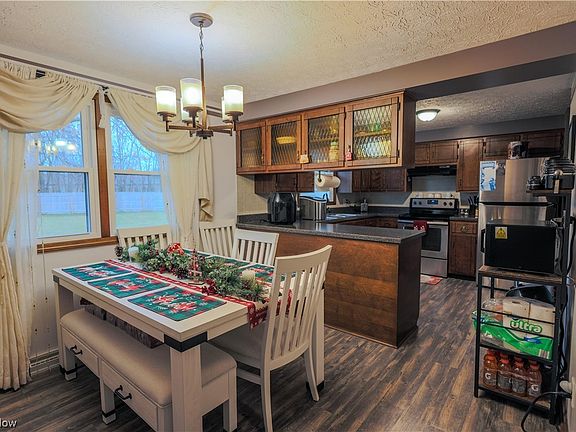 5th image of 615 Taff Cir