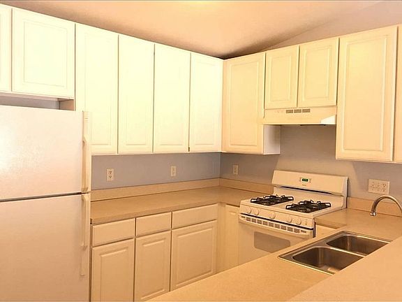 4th image of 2662 Weatherby Hills Dr SE