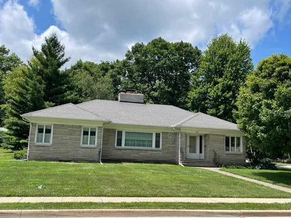 810 13th Ave, Mendota, IL 61342