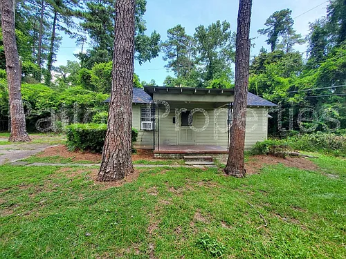 Deerwood Apartments - Outside CoC - R13805-05-16 Photo 1