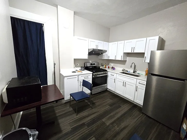 3110 S Lowe Ave #2 — Photo 4