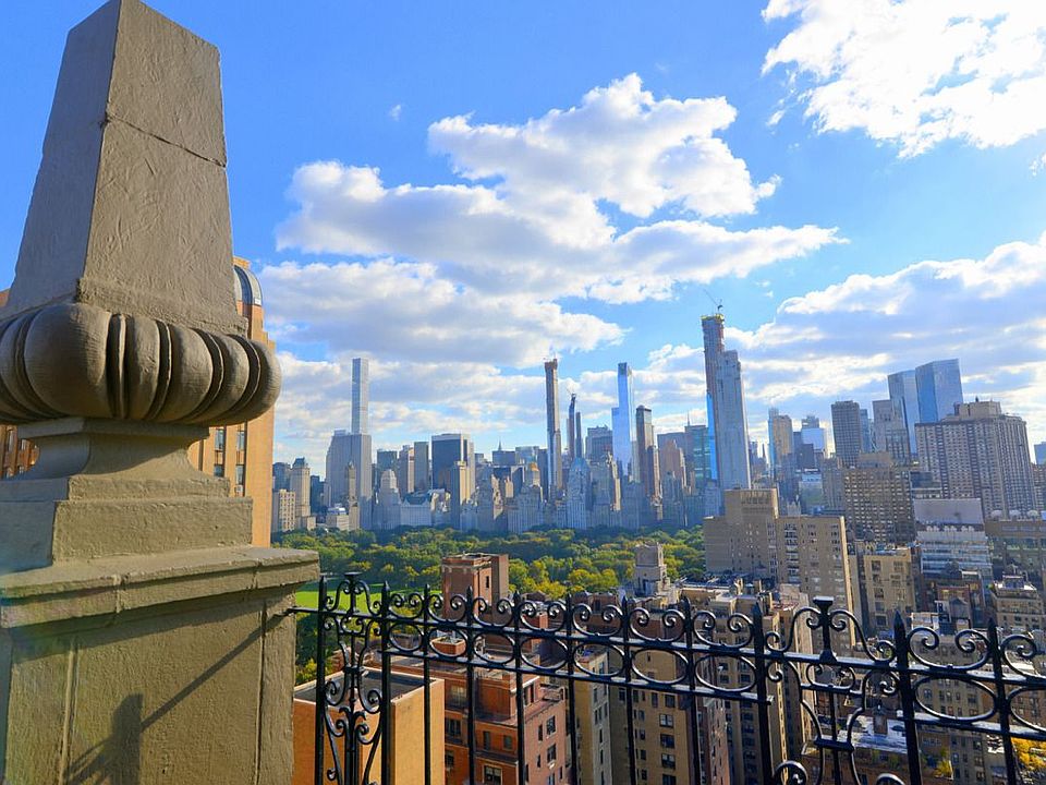 1st image of 12 W 72nd St