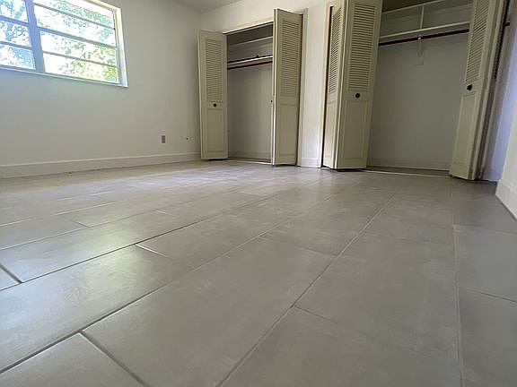 5th image of 955 Sylvia Dr