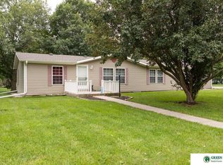 1002 E 5th St, Stromsburg, NE 68666