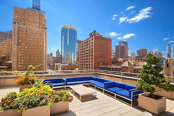Sold by Dwell Residential Inc | media 11