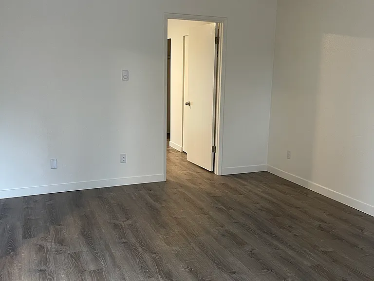 Country Estates Apartments — Photo 9