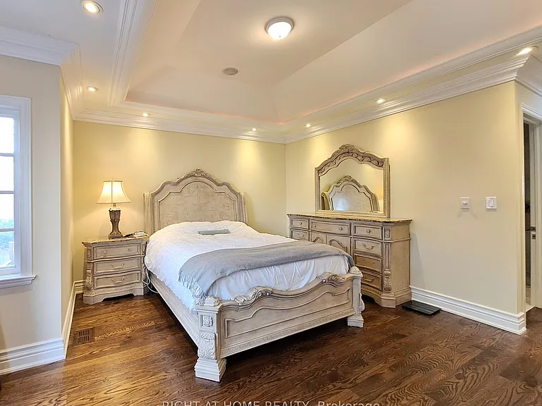 378 Douglas Ave — Photo 22