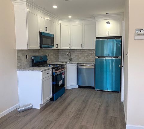 2nd image of 697 Barlow Ave #1