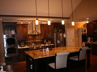 250 SW Point Shore Dr, Lees Summit, MO 64082