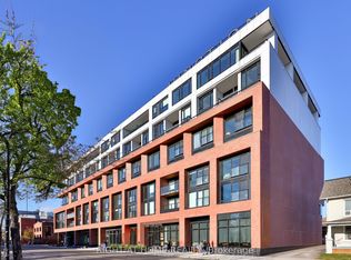 2720 Dundas St W #203, Toronto, ON M6P 1Y2