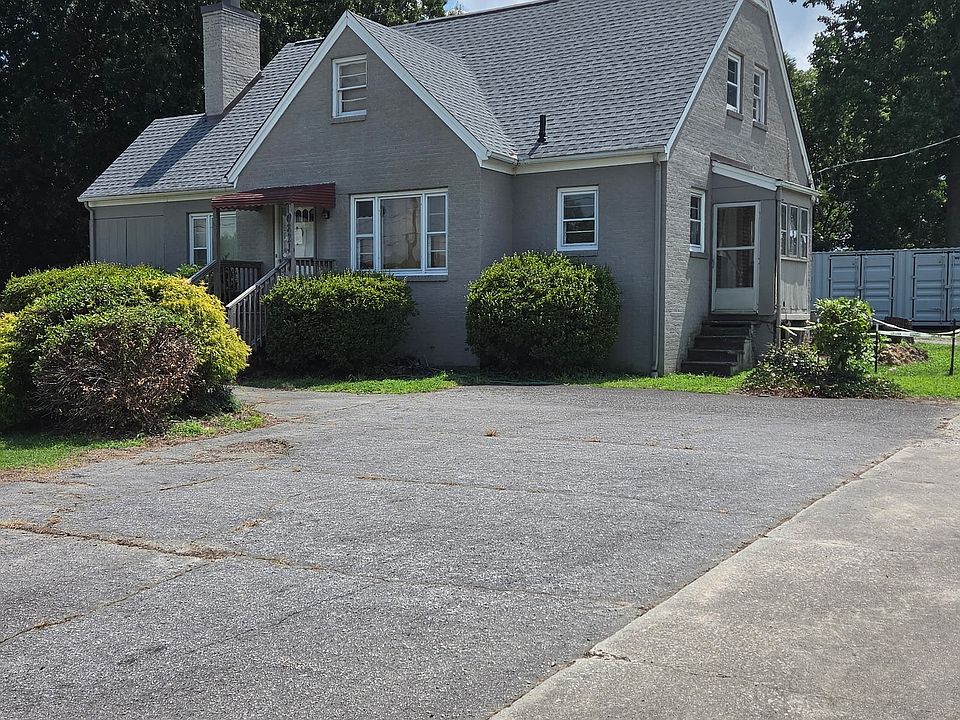 1st image of 10821 N Main St