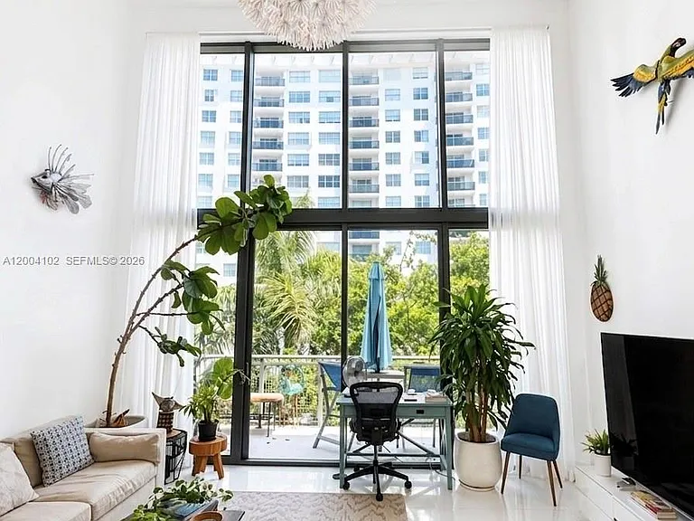6000 Collins Ave #515 — Photo 1