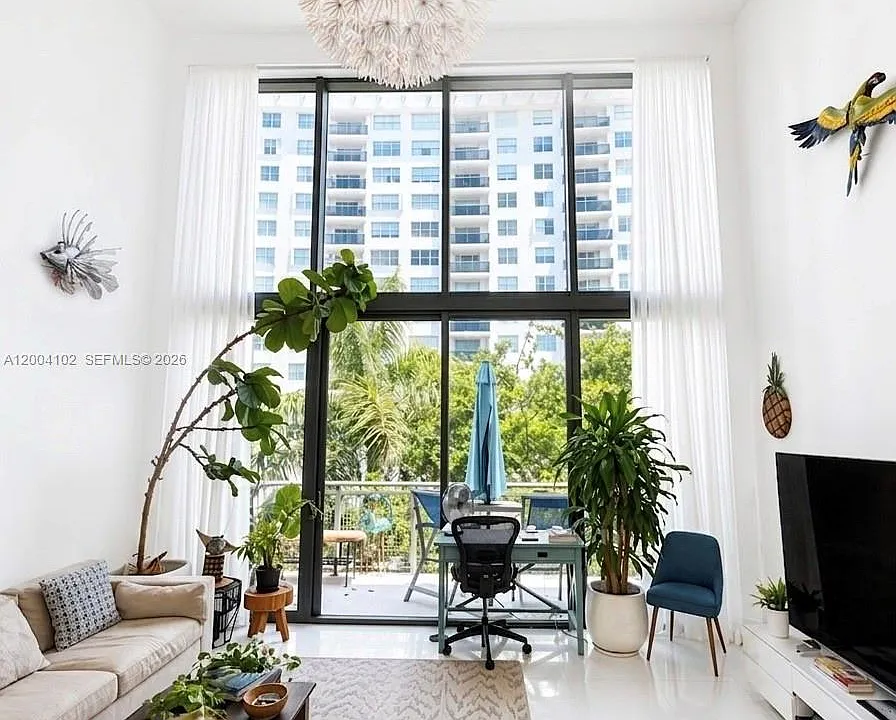 6000 Collins Ave #515
