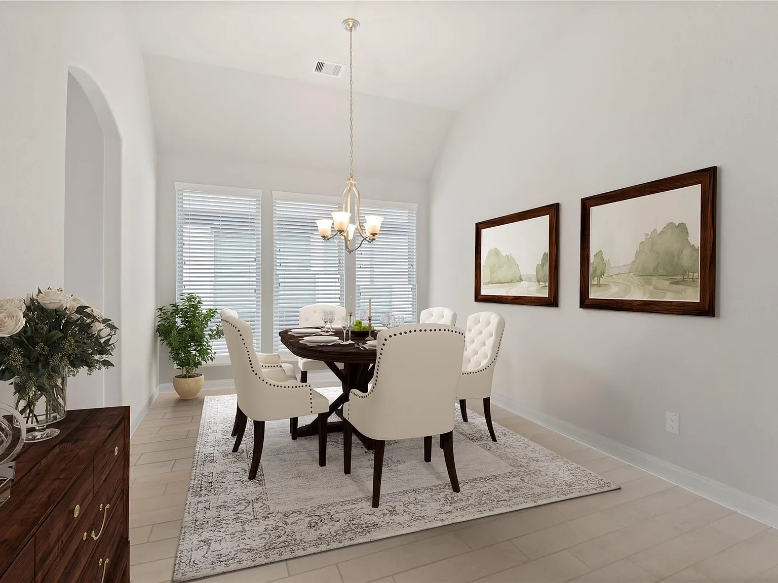 3 bed, 2.0 bath, 2465 sqft, $2,600 — Photo 3