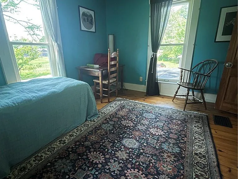 113 Marshall St — Photo 26